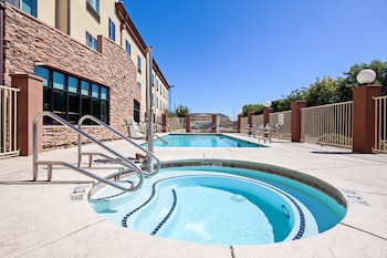 Holiday Inn Express & Suites Clovis-Fresno Area By Ihg,Fresno>>Clovis,3 star