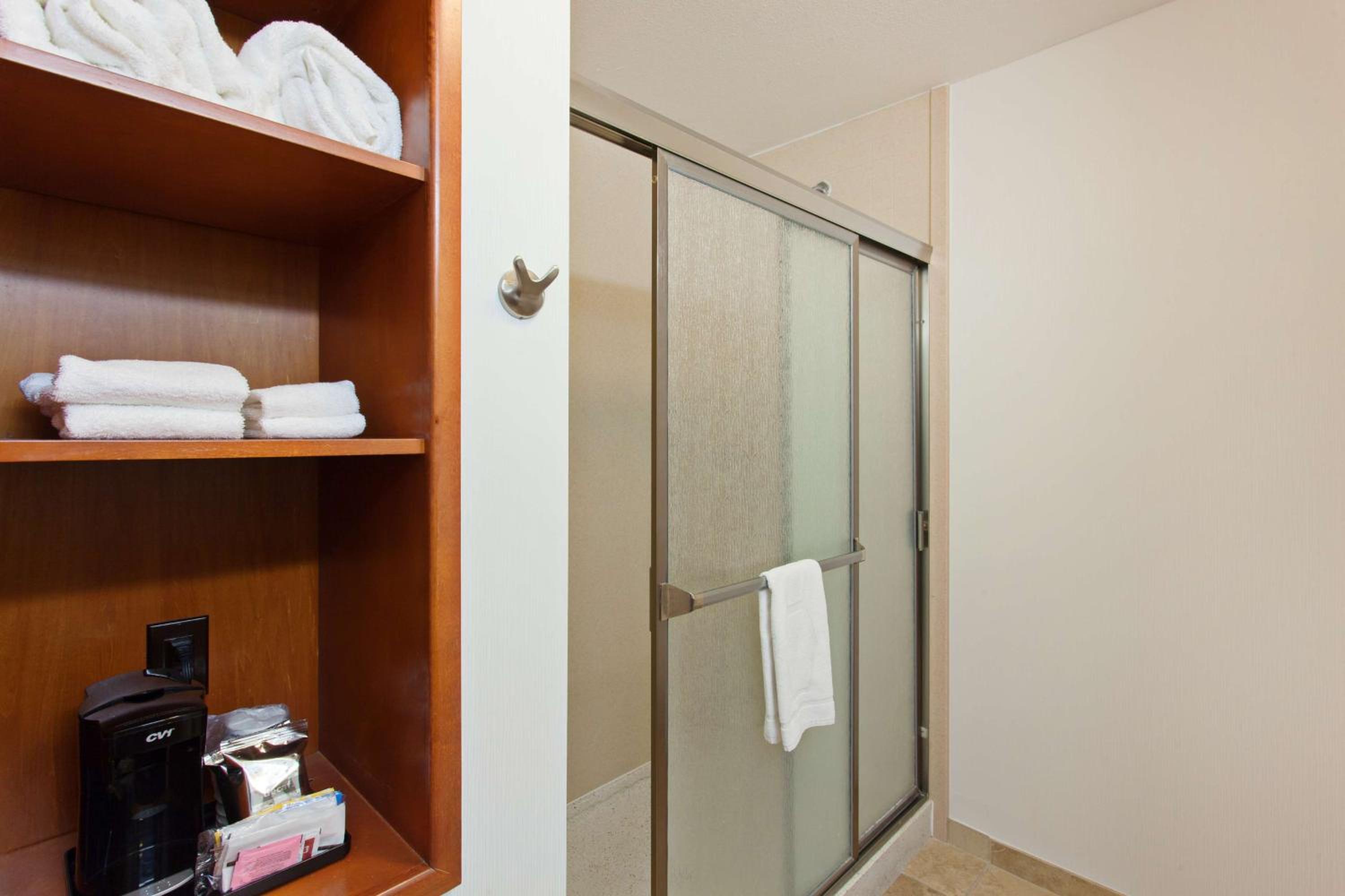 hampton inn and suites clovis airport north