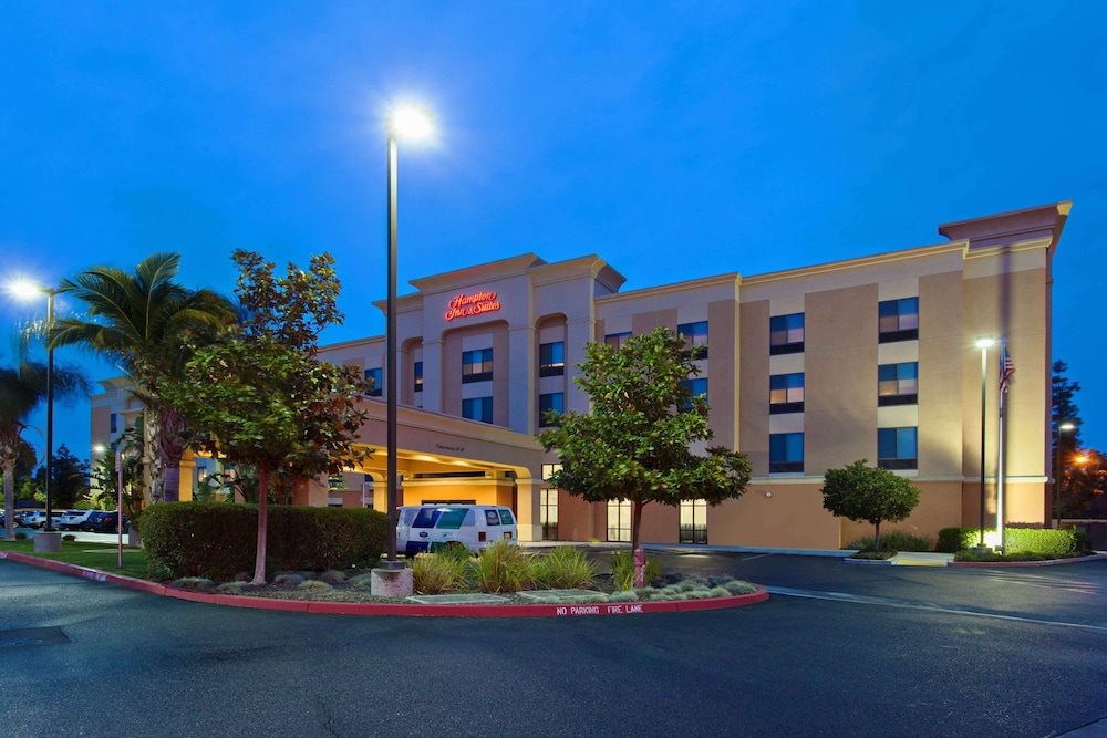 hampton inn and suites clovis airport north