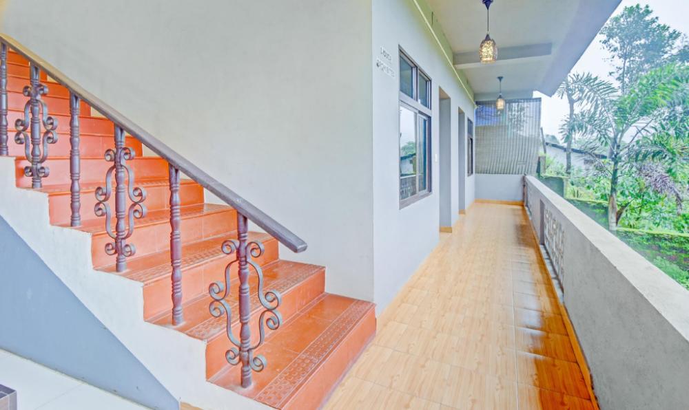 itsy hotels igloo residency raja seat