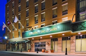 hampton inn and suites little rock downtown