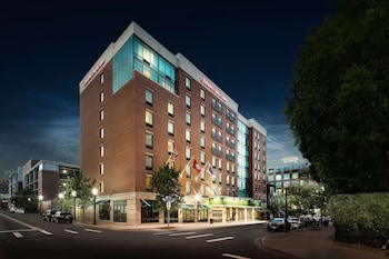 hampton inn and suites little rock downtown