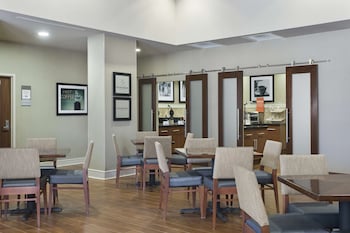 hampton inn and suites little rock downtown