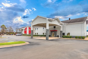 econo lodge inn and suites pritchard road north little rock