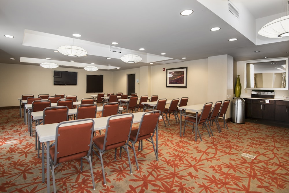 holiday inn express and suites conway by ihg