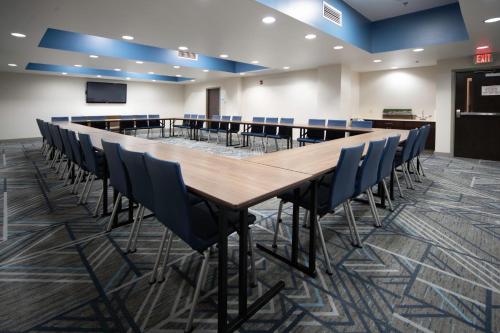 holiday inn express and suites conway by ihg