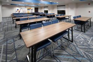holiday inn express and suites conway by ihg
