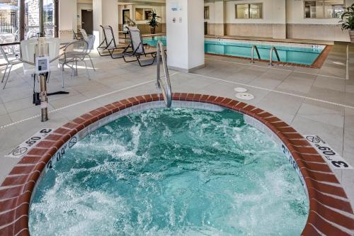 holiday inn express and suites conway by ihg