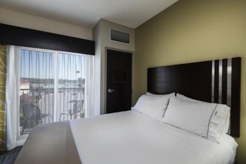 holiday inn express and suites conway by ihg