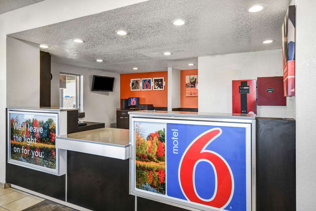 motel 6 memphis tn downtown