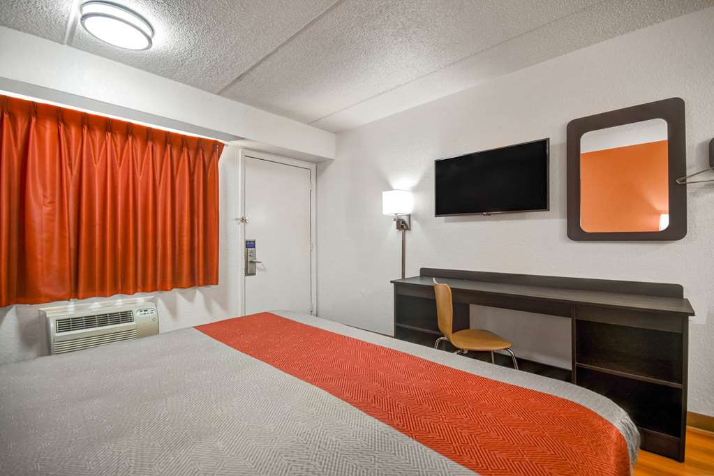 motel 6 memphis tn downtown