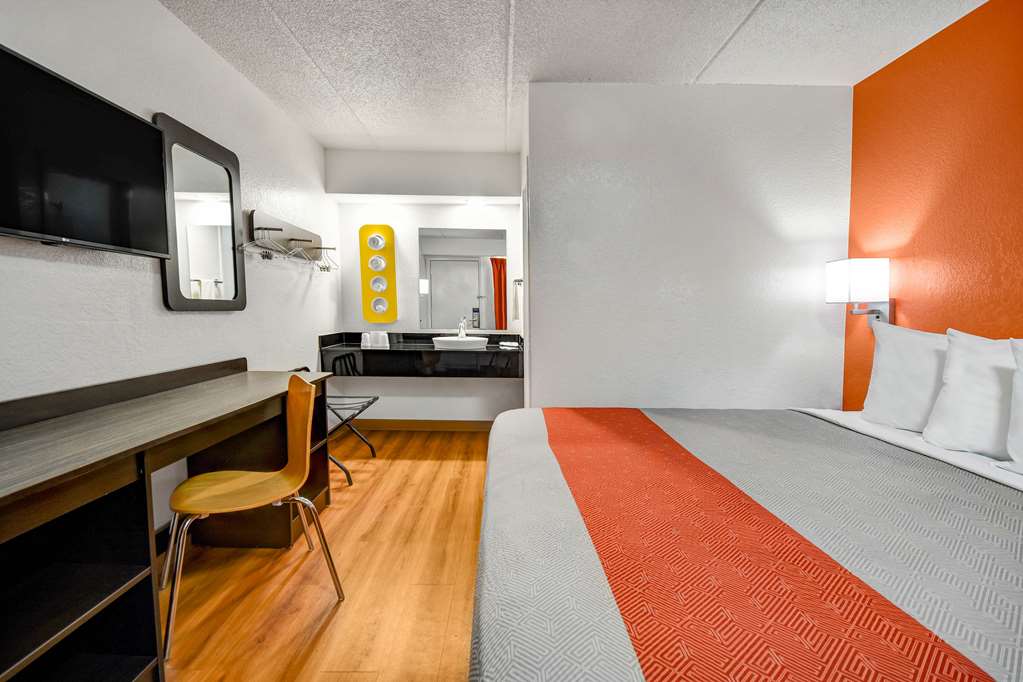 motel 6 memphis tn downtown