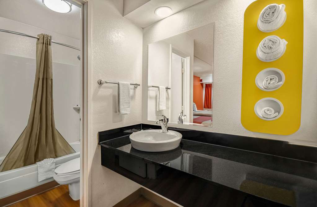 motel 6 memphis tn downtown