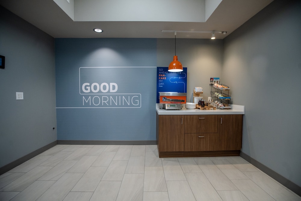 holiday inn express cleveland by ihg