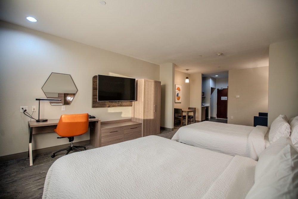 holiday inn express cleveland by ihg