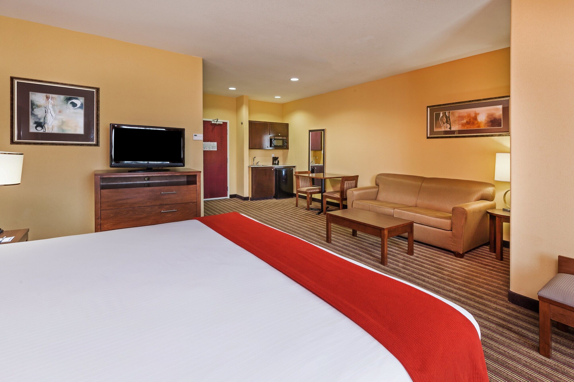 holiday inn express cleveland by ihg