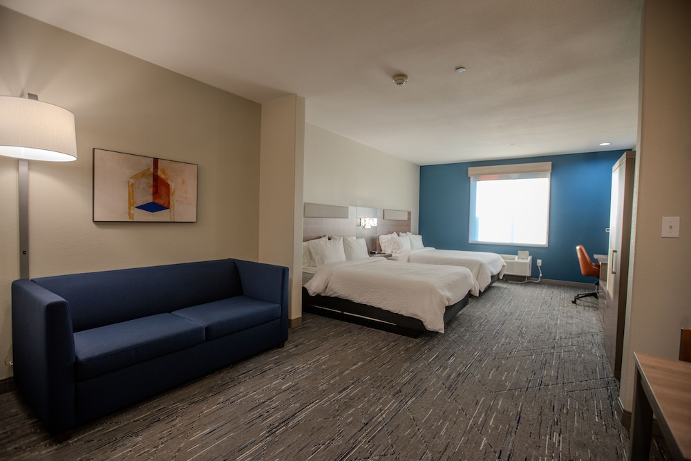 holiday inn express cleveland by ihg