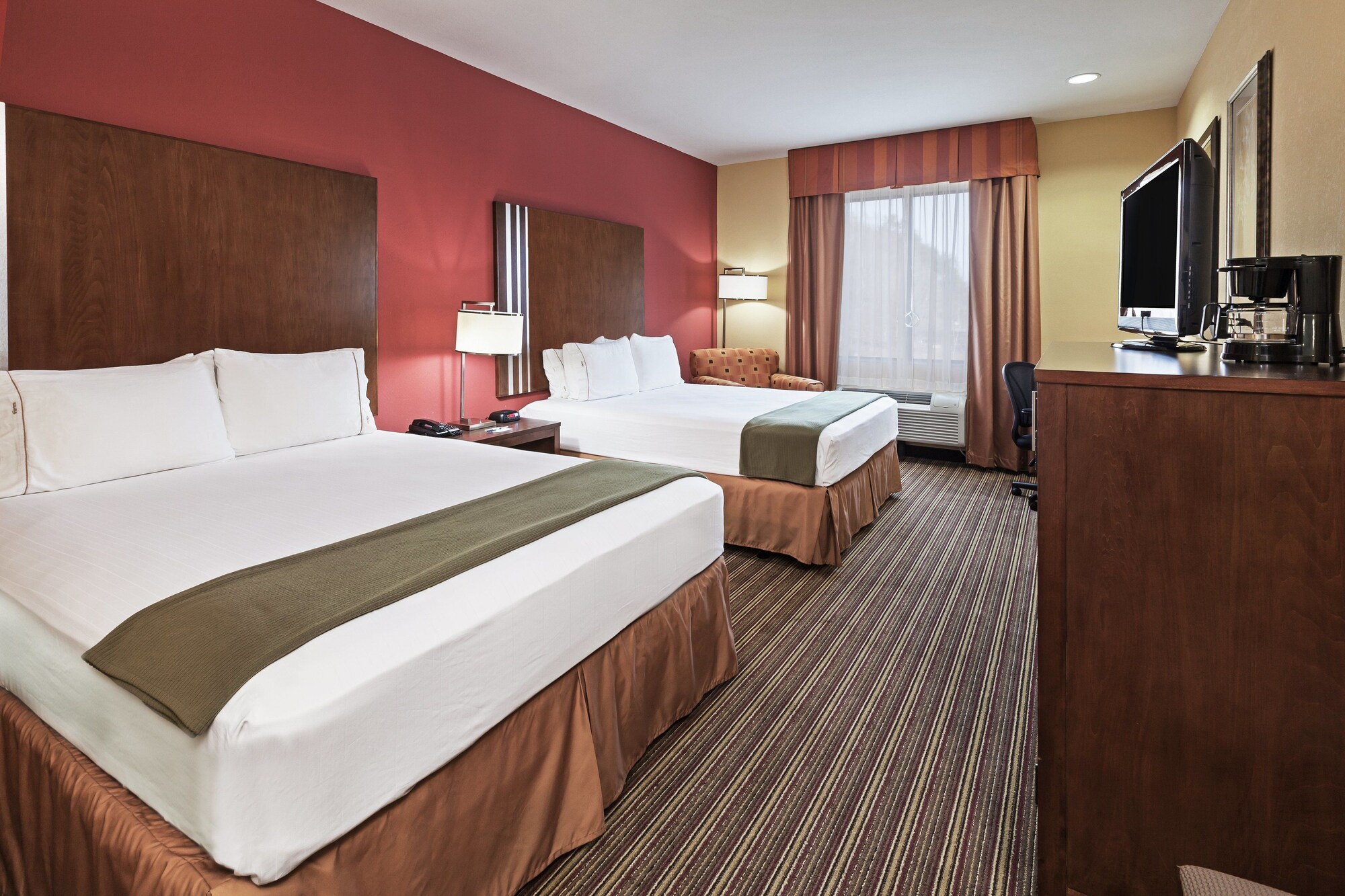 holiday inn express cleveland by ihg