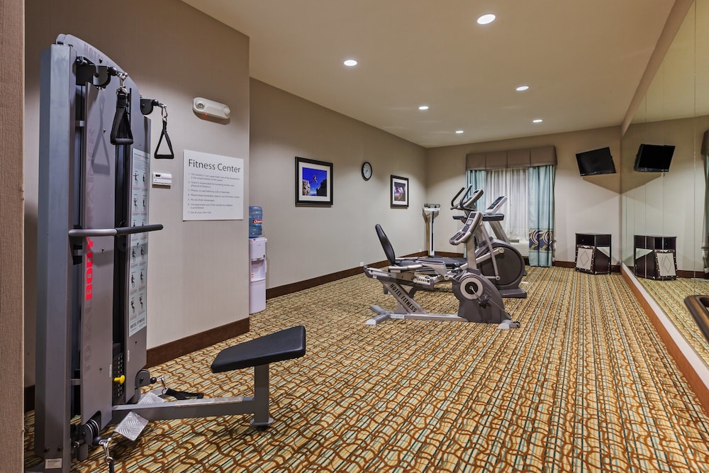 holiday inn express cleveland by ihg