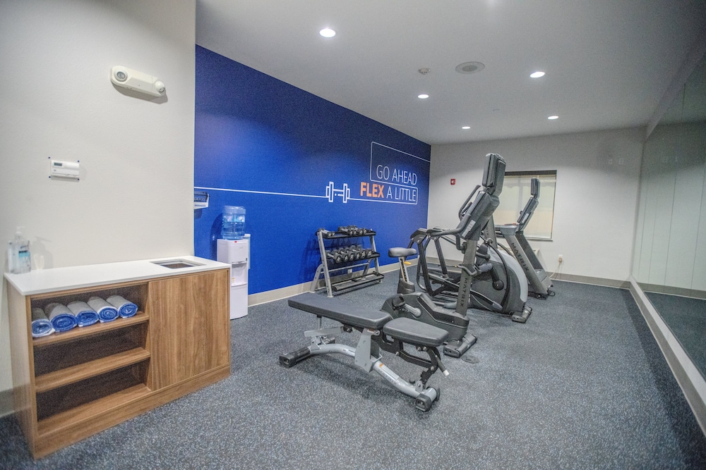 holiday inn express cleveland by ihg