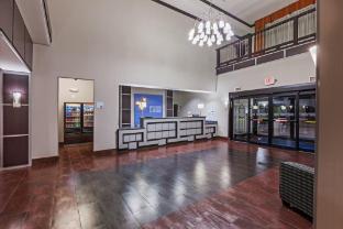 holiday inn express cleveland by ihg