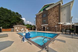holiday inn express cleveland by ihg