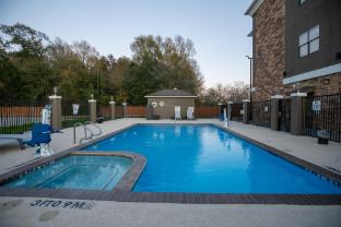 holiday inn express cleveland by ihg