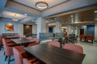 holiday inn express cleveland by ihg