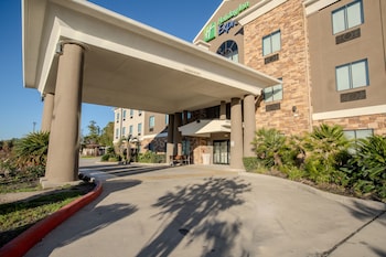 holiday inn express cleveland by ihg