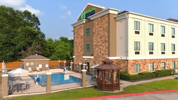 holiday inn express cleveland by ihg