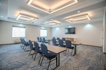 holiday inn express cleveland by ihg