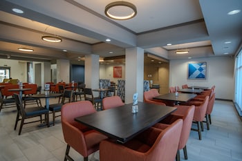 holiday inn express cleveland by ihg