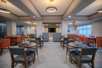 holiday inn express cleveland by ihg