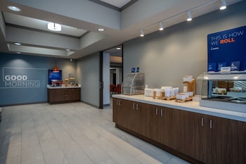 holiday inn express cleveland by ihg