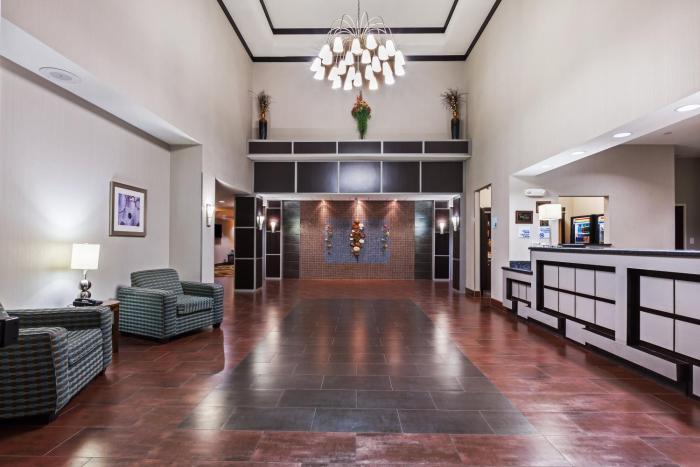 holiday inn express cleveland by ihg