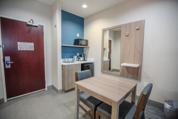 holiday inn express cleveland by ihg