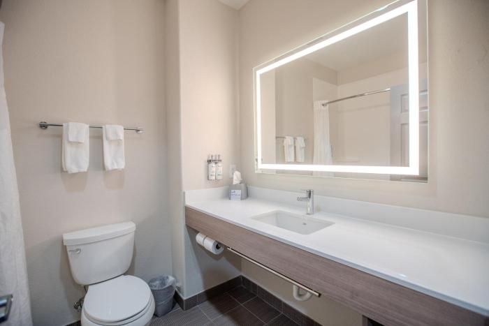 holiday inn express cleveland by ihg
