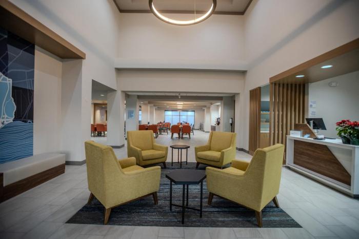 holiday inn express cleveland by ihg