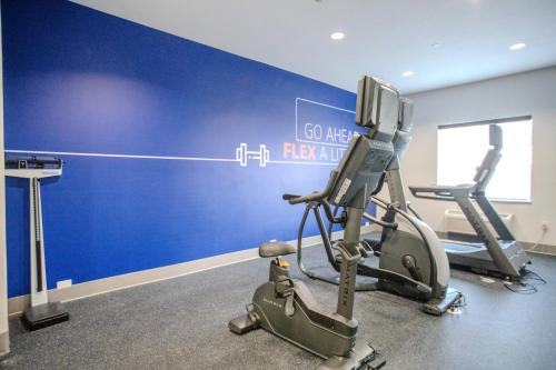 holiday inn express cleveland by ihg