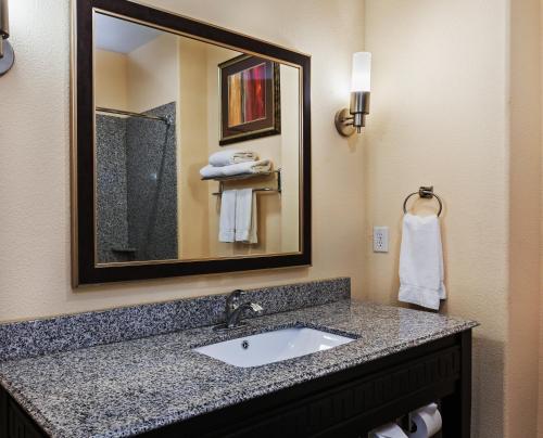 holiday inn express cleveland by ihg
