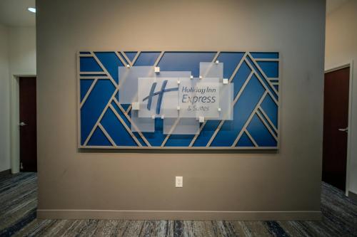 holiday inn express cleveland by ihg