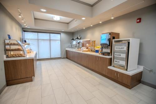 holiday inn express cleveland by ihg