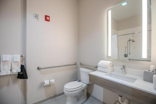 holiday inn express cleveland by ihg