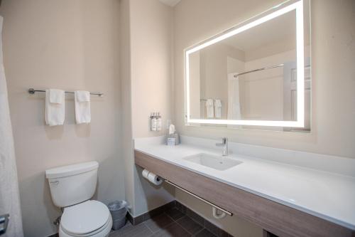 holiday inn express cleveland by ihg