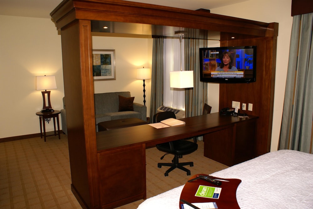 hampton inn and suites center