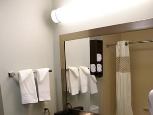 hampton inn and suites center