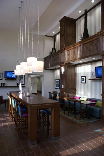 hampton inn and suites center