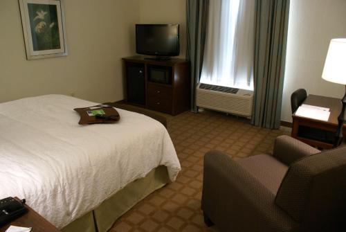 hampton inn and suites center