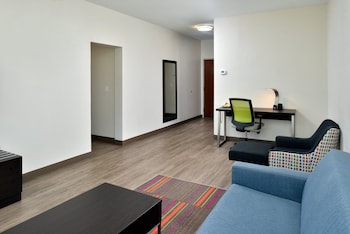 holiday inn express and suites carthage by ihg