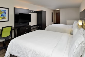 holiday inn express and suites carthage by ihg